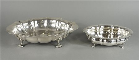 Lotto di 5 ciotole ovali in argento con bordo sagomato. Gr. 1520.