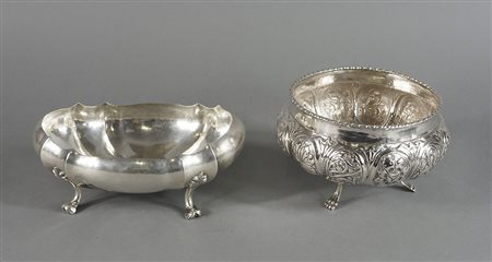 Lotto in argento composto da 4 ciotole di fome diverse. Gr. 1110.