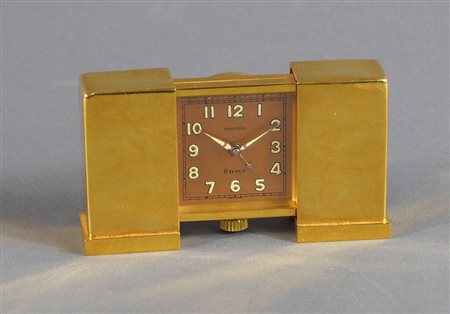 Tiffany & C.: orologio sveglia da tavolo "8 days" in ottone dorato (lung cm....