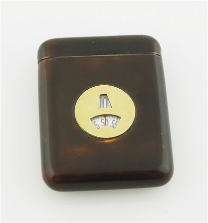 Orologio da tasca Clartè "saltarello" in tartaruga. cm. 4,5x3,5.