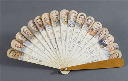 Ventaglio in legno e cartone con raffigurati i 17 ufficiali austriaci tra cui...