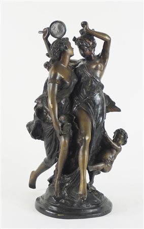 Scultura in bronzo a due colori raffigurante ballerine. H. cm. 47.