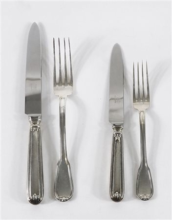 Servizio di posate in argento composto da 48 pezzi. Gr. 1600.