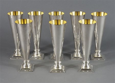 Lotto di 8 calici in argento 925 con interno dorato. Punzone Pampaloni...