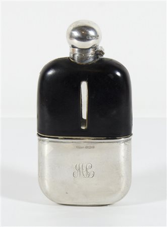 Bottiglia tascabile in argento e pelle.