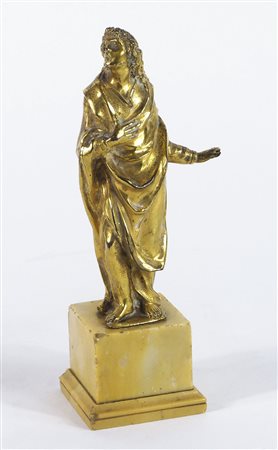 Scultura in bronzo dorato raffigurante Apostolo, su base in marmo. H. tot cm....