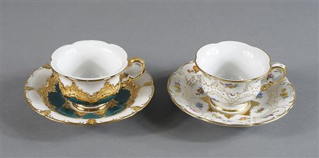 Meissen Spade: lotto di 2 tazzine in porcellana policroma. Inizio XX secolo.