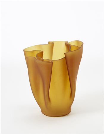 Pietro Chiesa (Milano 1892 - Parigi 1948)Vaso modello "Cartoccio". Esecuzione...