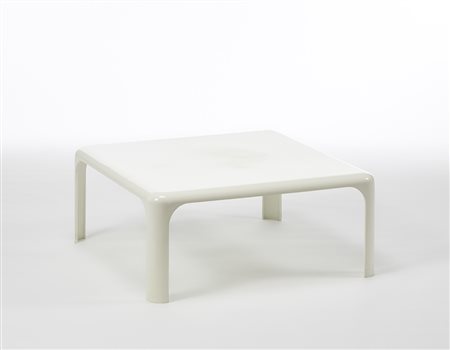 Vico Magistretti (Milano 1920 - Milano 2006)Tavolo basso modello "Demetrio...