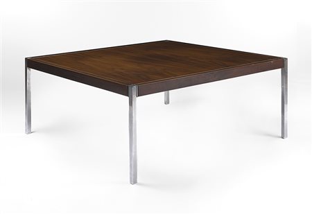 Florence Knoll (1917)Tavolo basso con piano quadrato. Milano, anni '70. Legno...