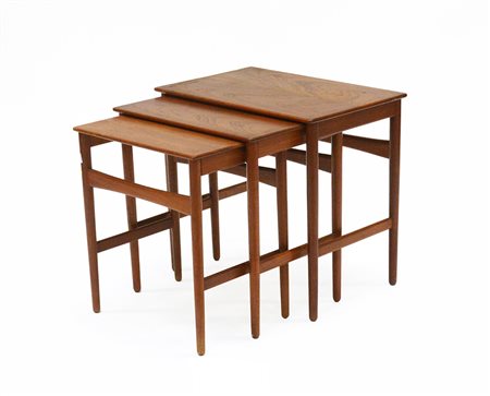 HANS J. WEGNER ( Tønder 1914 - Copenaghen 2007 ) Tre tavolini a nido....