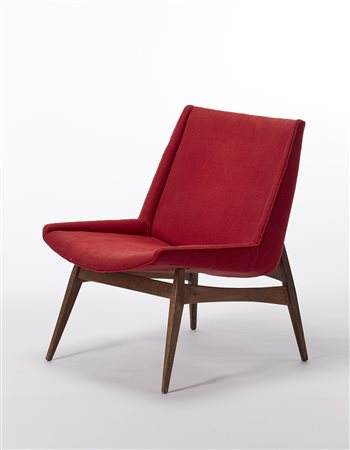 Sedia con struttura in legno massello rivestita in tessuto rosso. Anni...