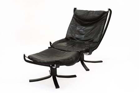 Sigurd Ressel (Meldal 1920 - Møre og Romsdal 2010)Poltrona con poggia piedi...