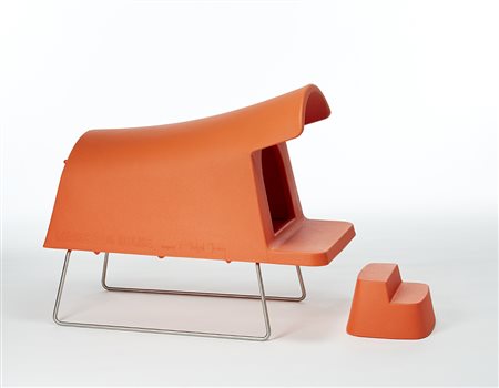 Michael Young * Cuccia modello "Magis Dog House". Produzione Magis....