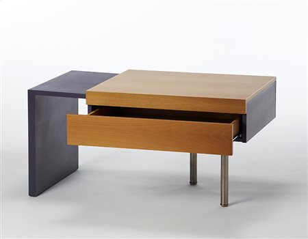 Studio Kairos * Comodino costituito da due elementi differenti, uno in...