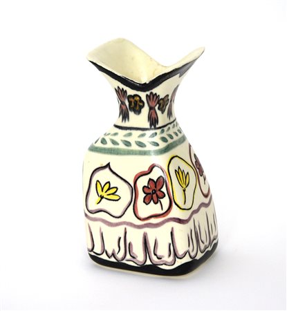 Giovanni Gariboldi (1908 - Milano 1971)Vasetto in ceramica smaltata bianco...