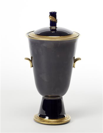 Jlmenau Urna di disegno neoclassico in porcellana smaltata in blu cobalto e...