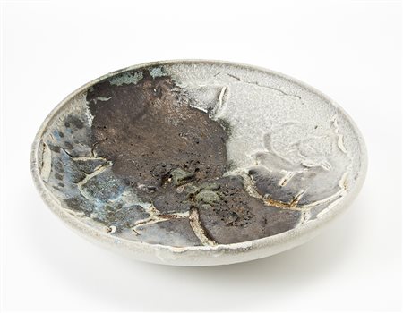 Carlo Zauli (1926 - 2002)Piatto in grès smaltato in bianco sabbia con...