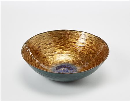 Paolo De Poli (Padova 1905 - Padova 1996)Coppa in rame martellinato e...