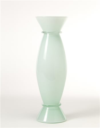 Alessandro Mendini (Milano 1931)Vaso modello "Acco". Venini, Murano, 2001....