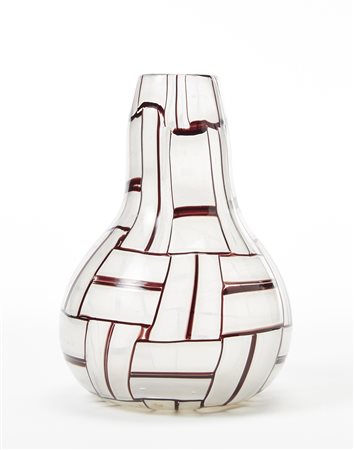 Manifattura di Murano Vaso in vetro soffiato incolore e opalescente, con...