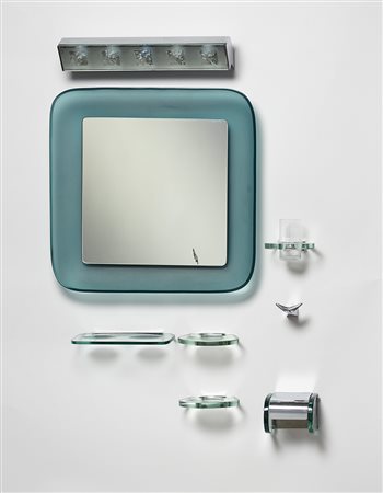 Fontana Arte Set da bagno composto da uno specchio modello 2279, una lampada...