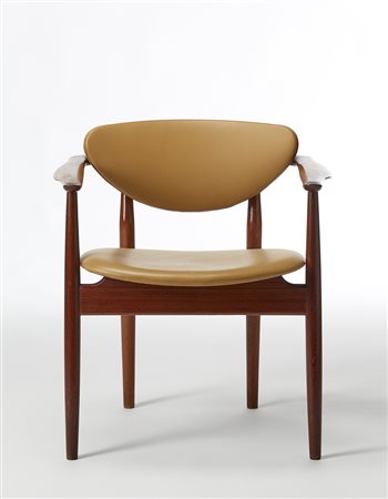 Finn Juhl (1912 - 1989) Poltroncina modello "109". Produzione House of Finn...