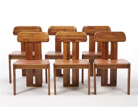 Sei sedie in legno massello. Seduta in cuoio naturale. Italia, anni '70. (cm...