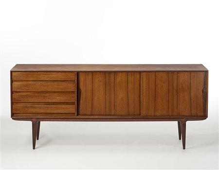 Sideboard in palissandro indiano massello e bordato a quattro cassetti e uno...