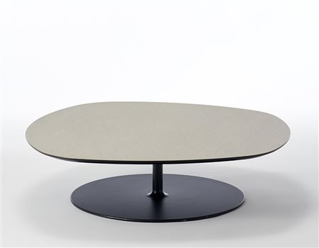 Patricia Urquiola (Oviedo 1961)* Tavolino ovale modello "Phoenix Ph-Ohk"....