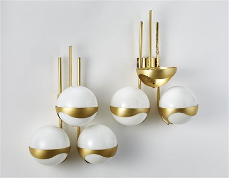 Coppia di appliques a tre fiamme in ottone lucidato e spazzolato con...