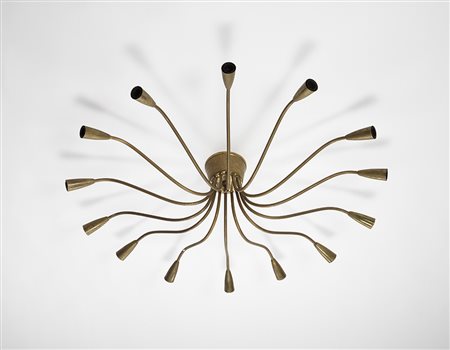 Plafoniera a quattordici braccia in ottone lucidato. Italia, anni '50. (h cm...