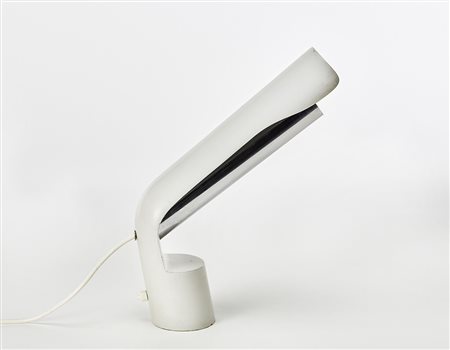 Richard Carrauthers Lampada da tavolo modello "2545 Pugno". Produzione...