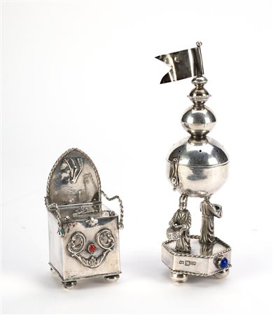 ARGENTIERE DEL XIX SECOLO Coppia di oggetti in argento. . Cm 5,00 x 16,00....