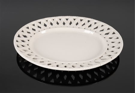 MANIFATTURA VENETA DEL XIX SECOLO Contenitore e piatto in terraglia. . Cm...