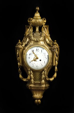 FRANCIA, PERIODO LUIGI XVI Orologio da parete, in bronzo cesellato e dorato,...