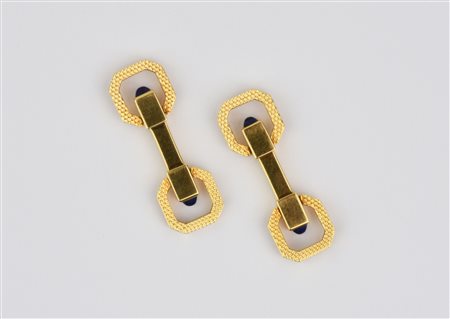 PAIO DI GEMELLI IN ORO GIALLO E LAPISLAZZULI modellati come una a bacchetta...