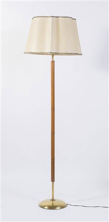 Lampada da terra, Produzione Italiana, Anni ‘40. Base e stelo in ottone...