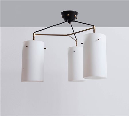 Lampadario, Produzione Italiana, Anni ‘60. Struttura in ottone, tre pendenti...