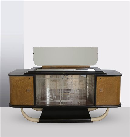 Credenza in legno ebanizzato e radica, Produzione Italiana, Anni ‘40. Due...