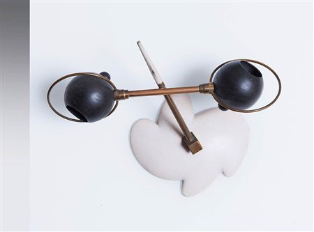 Curiosa applique a due luci, Produzione Europea, Anni ‘50. Base in metallo...