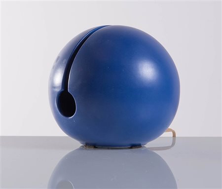 Lampada sferica in ceramica blu, Produzione Italiana, Anni ‘70. Diametro...
