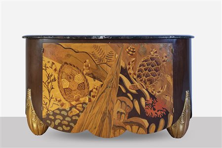 Credenza a demi-lune, Produzione Europea artigianale in stile Art Deco. Forma...