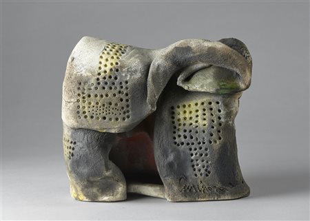 CUSCHERA SALVATORE (n. 1958) Movimento di pieghe infinite. 2006. argilla. Cm...