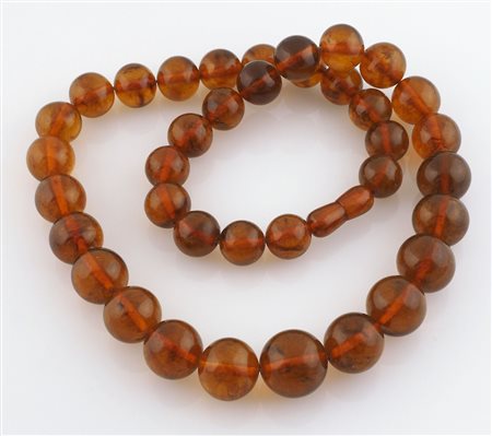Collana composta da palline di ambra.