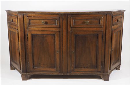 Credenza scantonata in legno a 4 ante e 2 cassetti. XIX secolo. cm. 107x200x50.