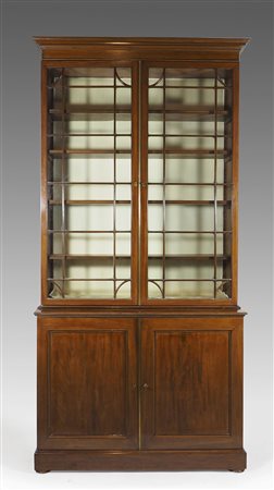 Credenza inglese a doppio corpo con parte inferiore a 2 ante, parte superiore...