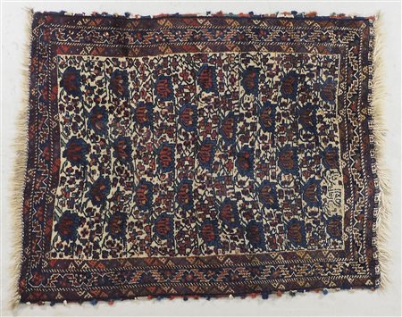 Tappeto cm. 110x140.