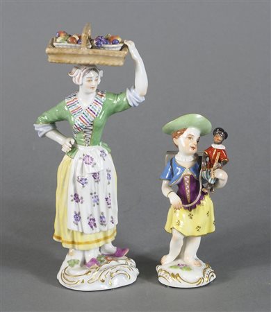 Meissen: lotto di 2 piccole statuine in porcellana policroma. H. max cm. 15.