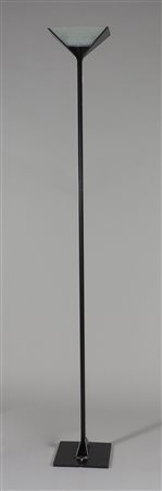 Flos: lampada a stelo modello Papillona, disegno di T. Scarpa, 1977. Pubbl.:...